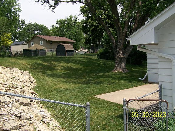 2nd image of 9512 Mockingbird Dr