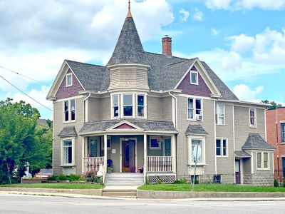 202 W South St, Woodstock, IL, 60098