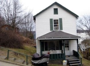 614 10th St, Franklin, PA 16323