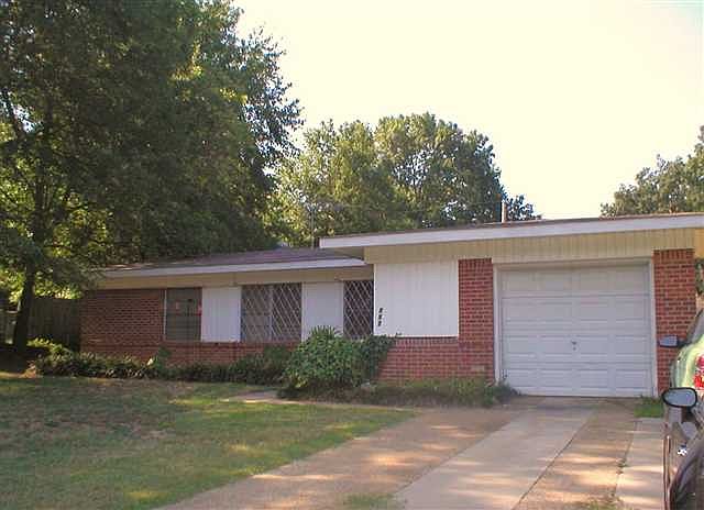 1st image of 117 Park Cir