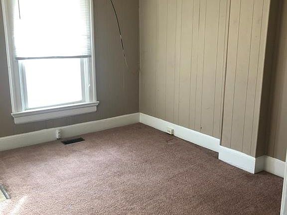 4th image of 737 Earl Ave