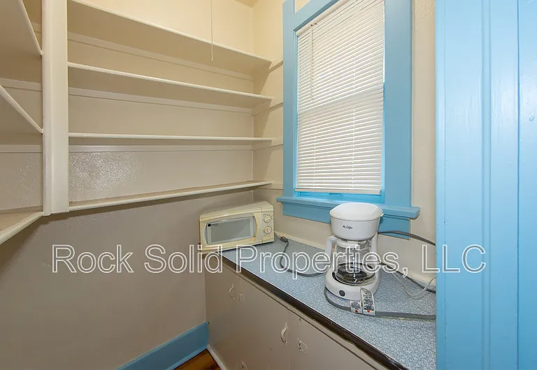 1216 Talbot Ct — Photo 12