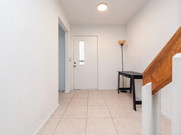9 Oakwood Park — Photo 4