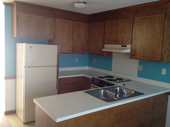 3rd image of 3262 E4 Landmark St