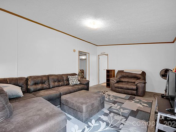 5th image of 163 Barbary Dr