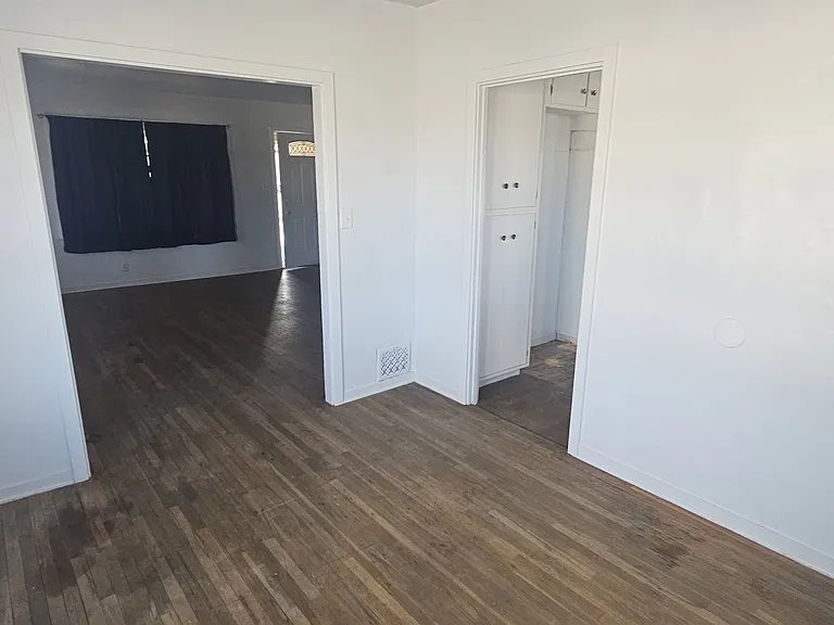 225 E Fredricks St — Photo 16