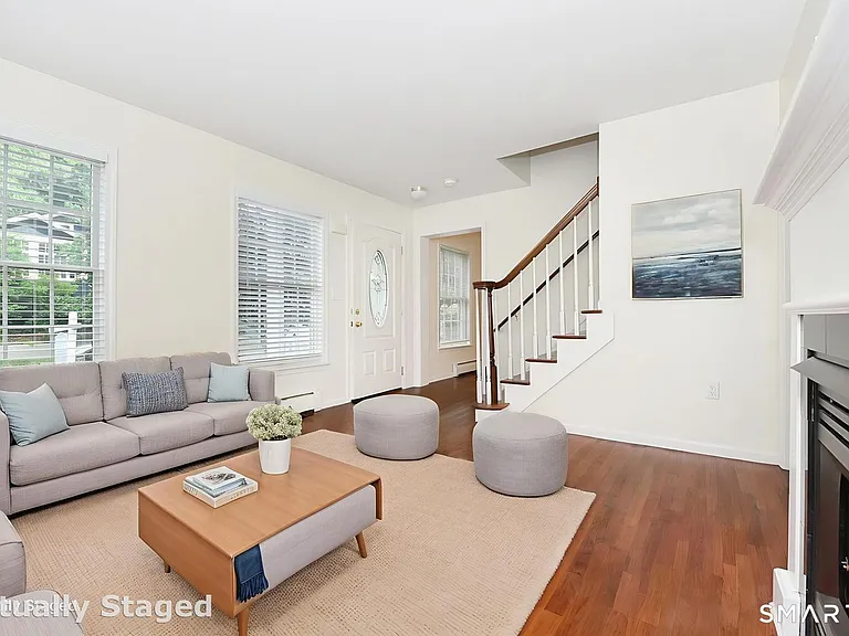 5 Moody Ave — Photo 8