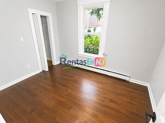 3rd image of 10 Rodwell Ave #1B