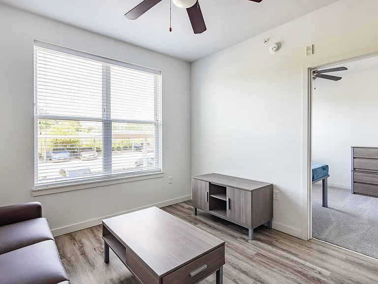 Hawks Landing Apartments — Photo 40