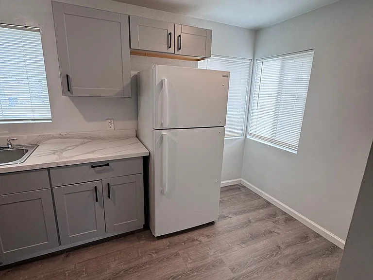 1125 Lochbrae Rd #1 — Photo 19