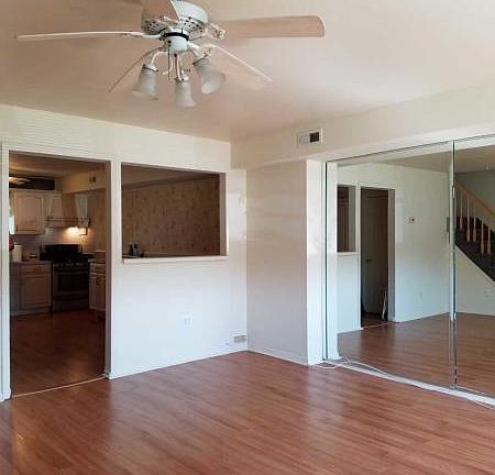 3rd image of 33 Briar Mills Dr