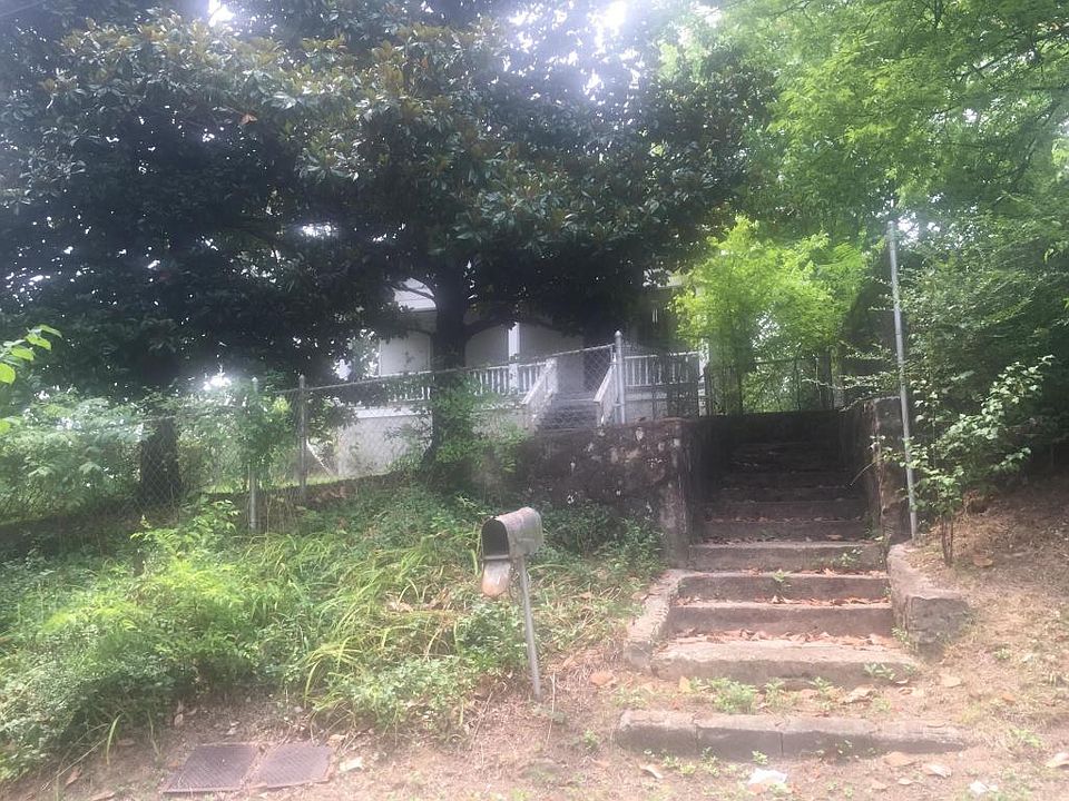 2nd image of 805 Franklin St