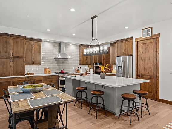3rd image of 10129 Corrie Ct