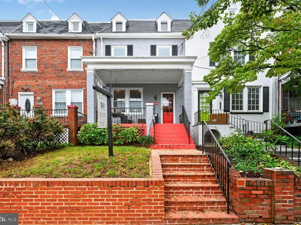 2416 39th St NW, Washington, DC 20007