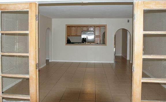 4th image of 1433 NE 17th Ter
