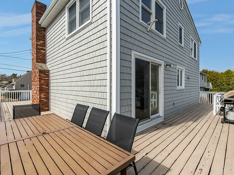 17 Clifford Dr — Photo 3