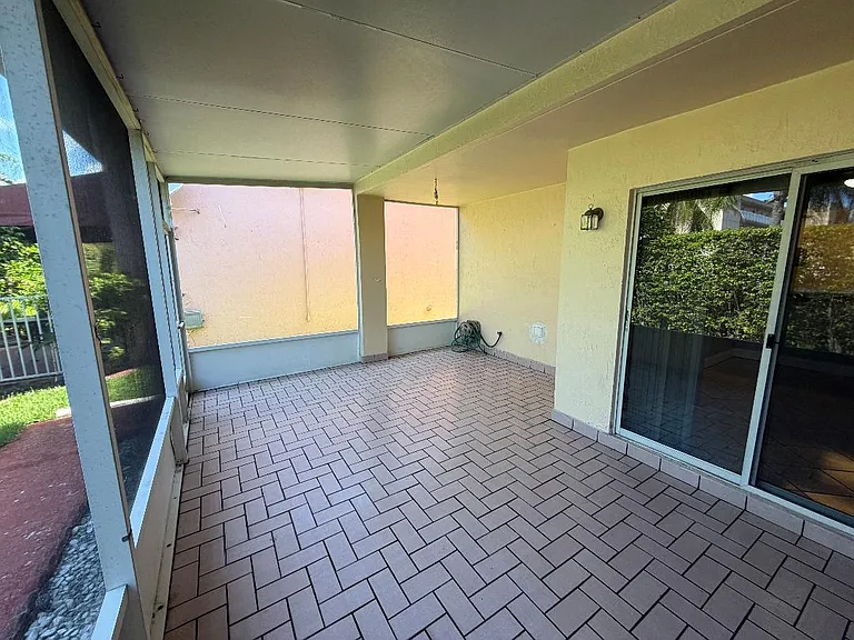 1117 SE 5th Ct — Photo 24