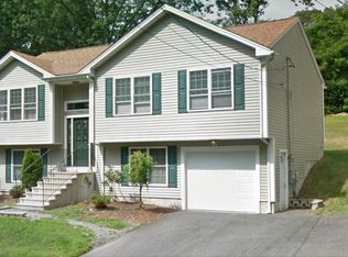 151 Whiting St, Cranston, RI 02920