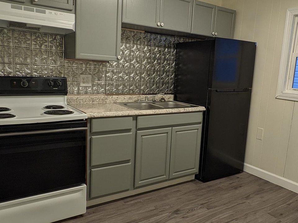 1st image of 149 Holland Ave #1