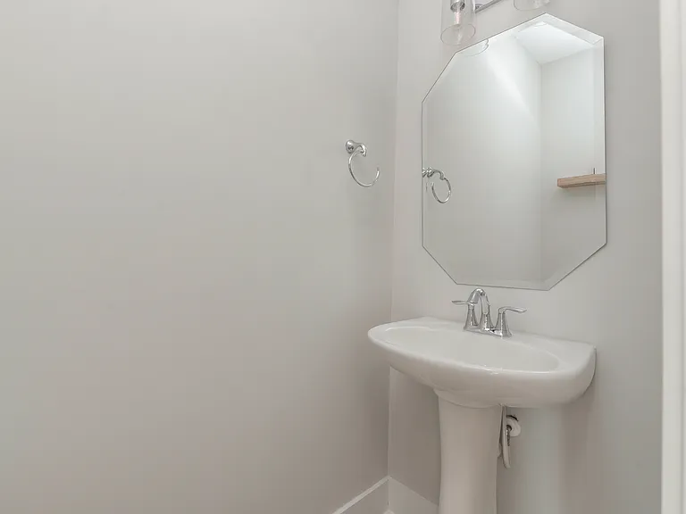 554 W End Dr — Photo 29