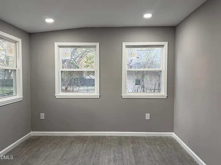 1012 S Franklin St — Photo 6