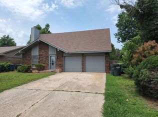 701 Holly Hill Rd, Edmond, OK 73003