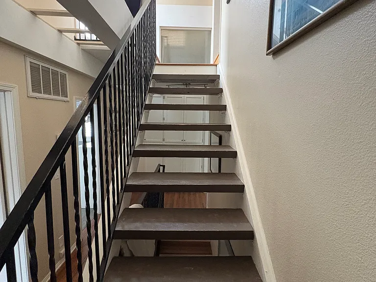 414 E Ave — Photo 22