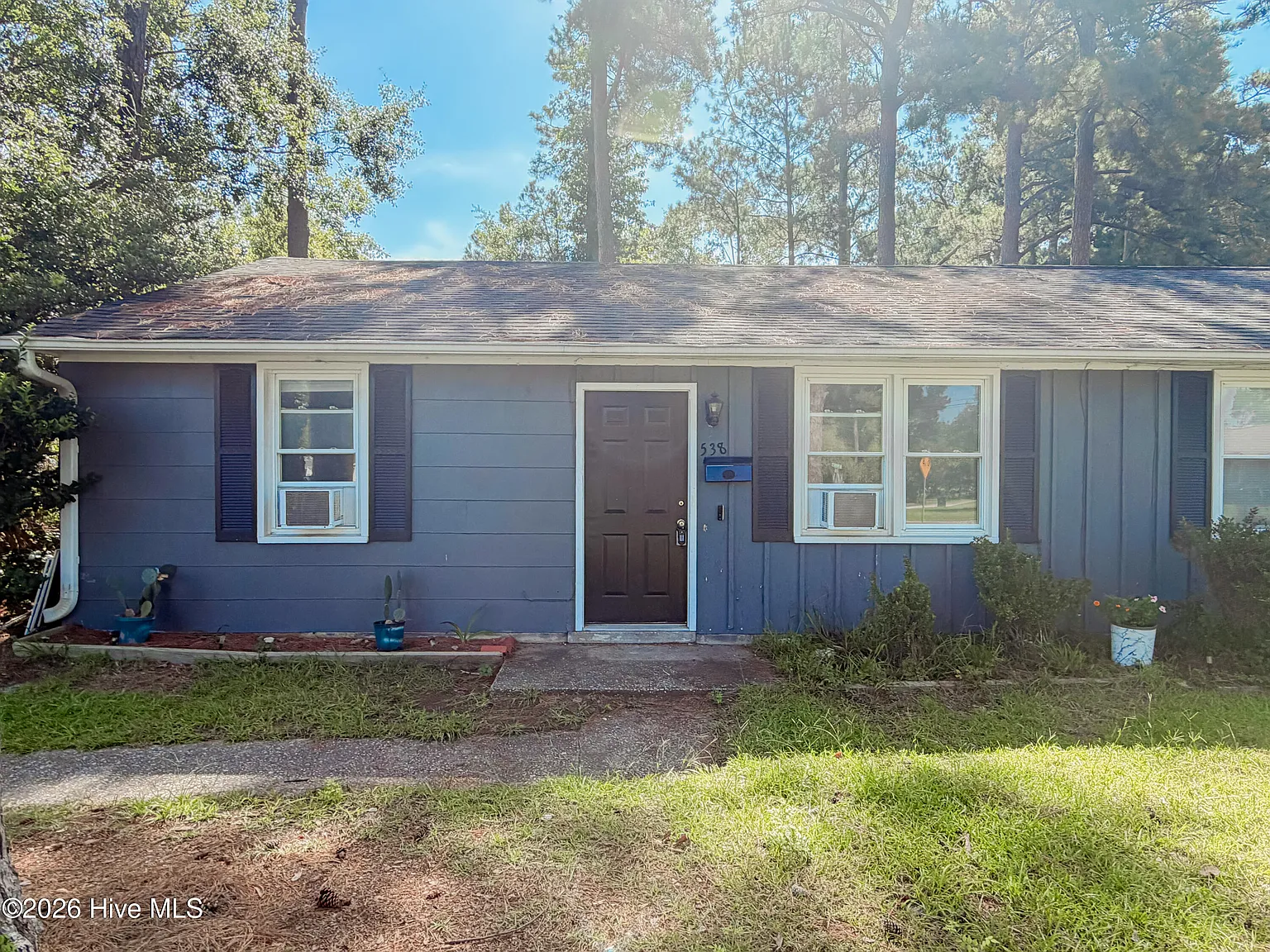 2 bed, 1.0 bath, $900 — Photo 4