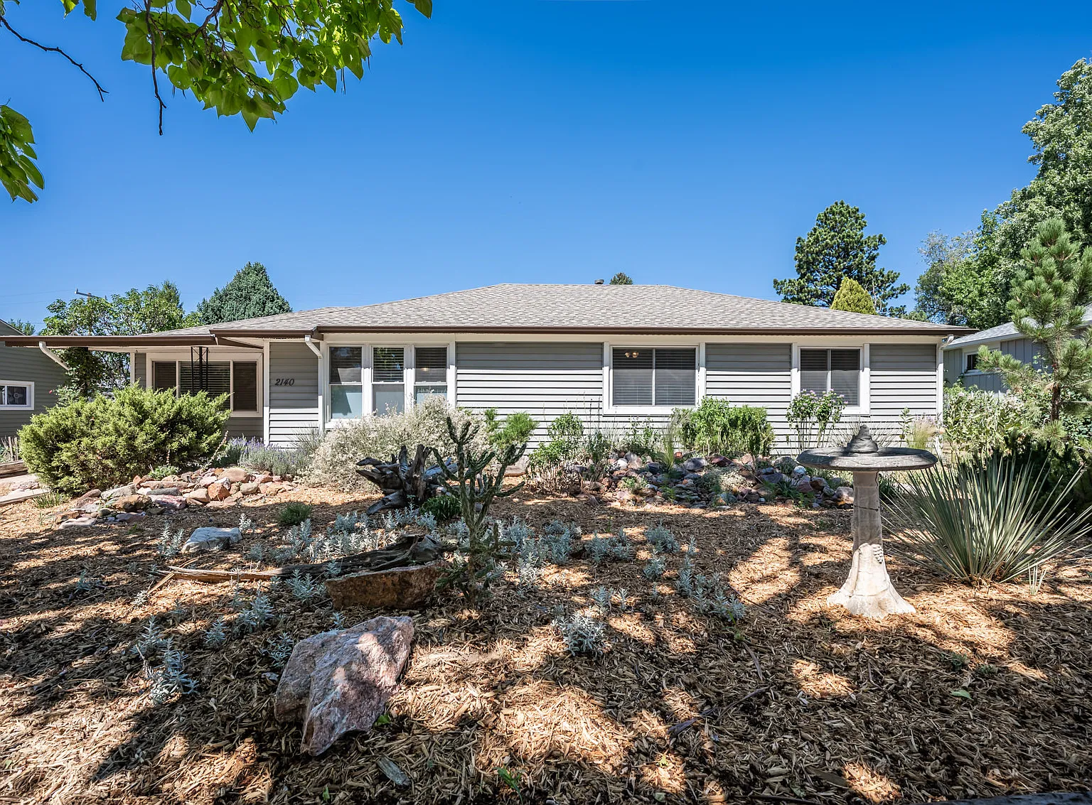 3 bed, 1.5 bath, 1442 sqft, $2,080 — Photo 2