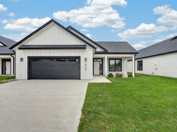 18309 Dooley Dr, Clive, IA 50325