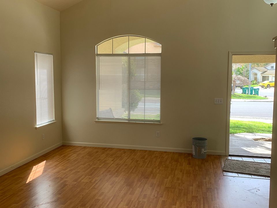 1st image of 10240 River Park Cir