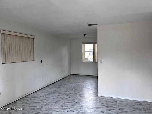 5th image of 449 Cameron St