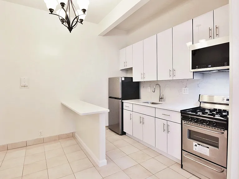 62 E 66th St #2R — Photo 9