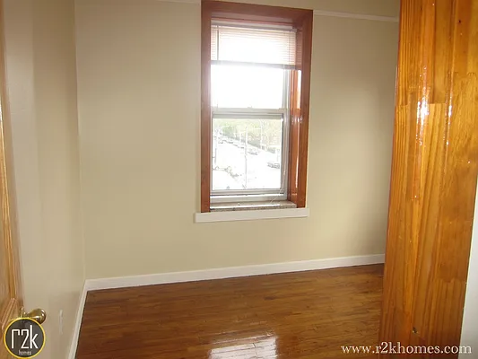 Rented by Realty 2000 Corp | media 7