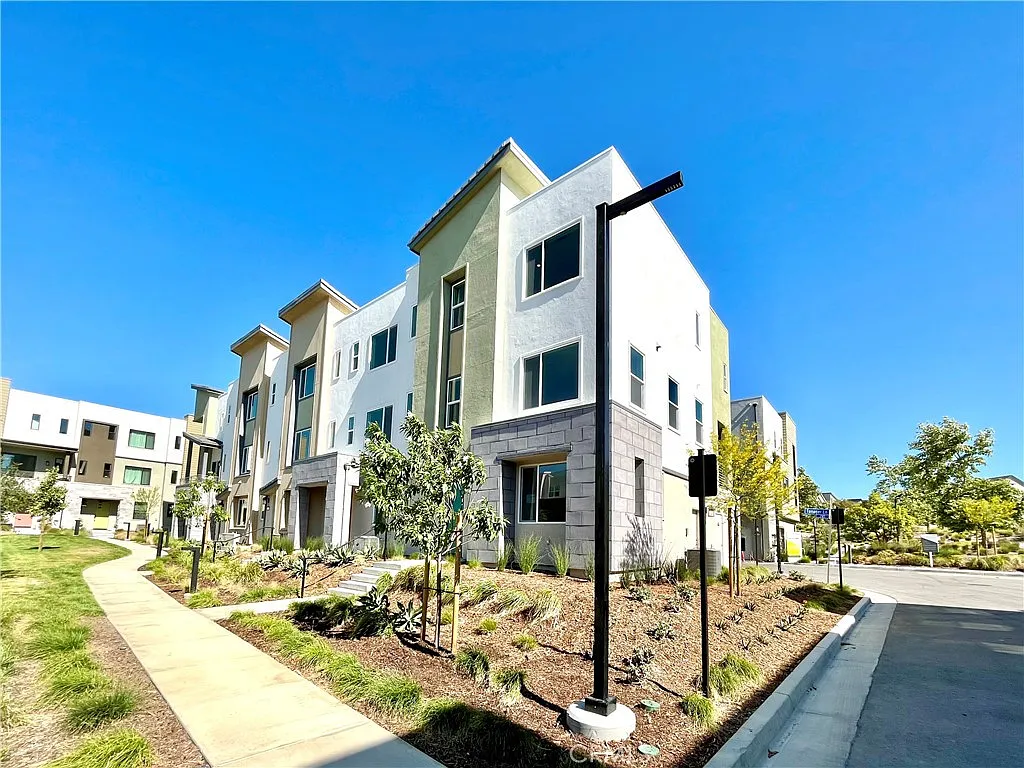 Building Photo - 27073 Tanager Ln