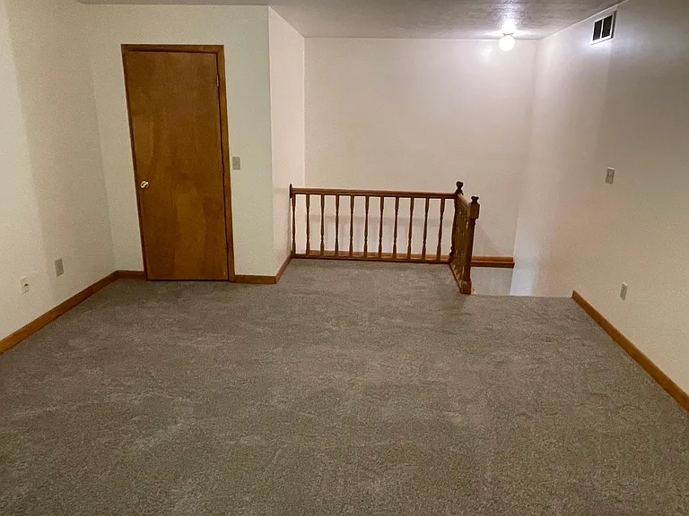 105 Linwood Dr #2 — Photo 9