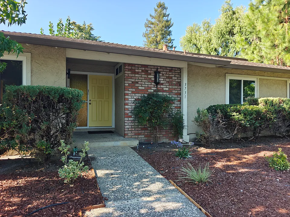 3731 Peacock Ct #1