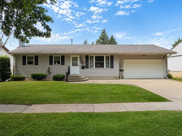 1036 Knollcrest Dr, Fort Dodge, IA 50501
