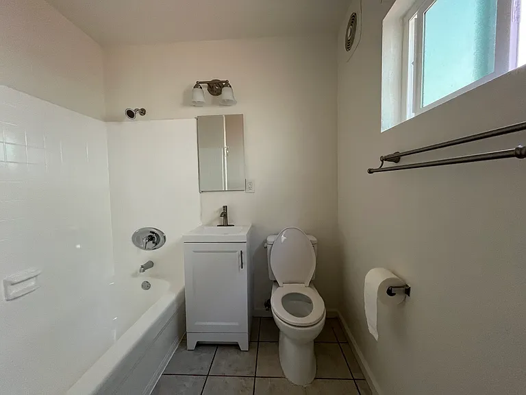 207 S Lillie Ave #3 — Photo 4