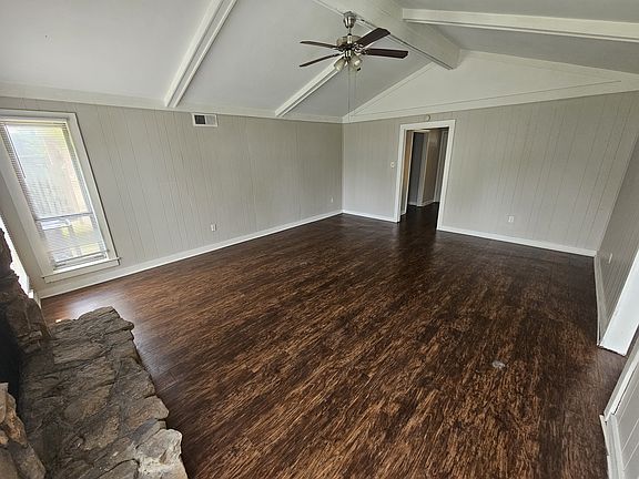 4th image of 4096 Royalcrest Dr