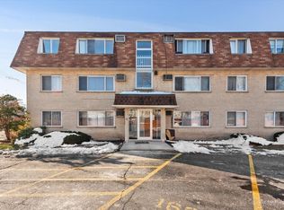 8802 Briar Ct APT 3A, Des Plaines, IL 60016
