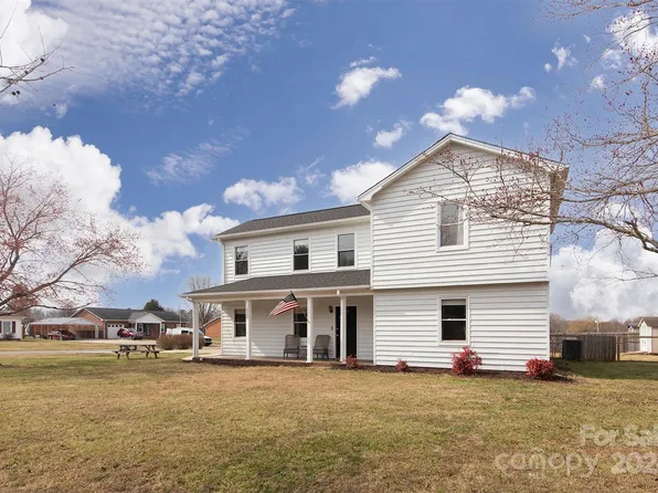 2049 Whitegate Ln, Newton, NC 28658