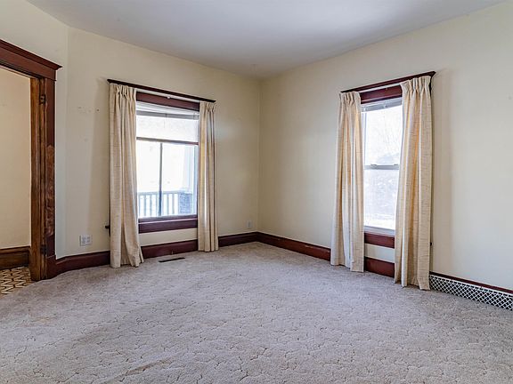 2nd image of 308 H Ave