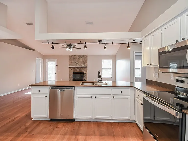 8155 Pineverde Ln — Photo 9