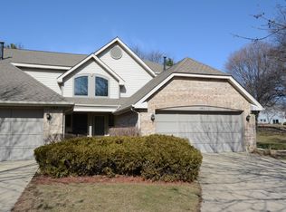 140 Benton Ln, Bloomingdale, IL 60108