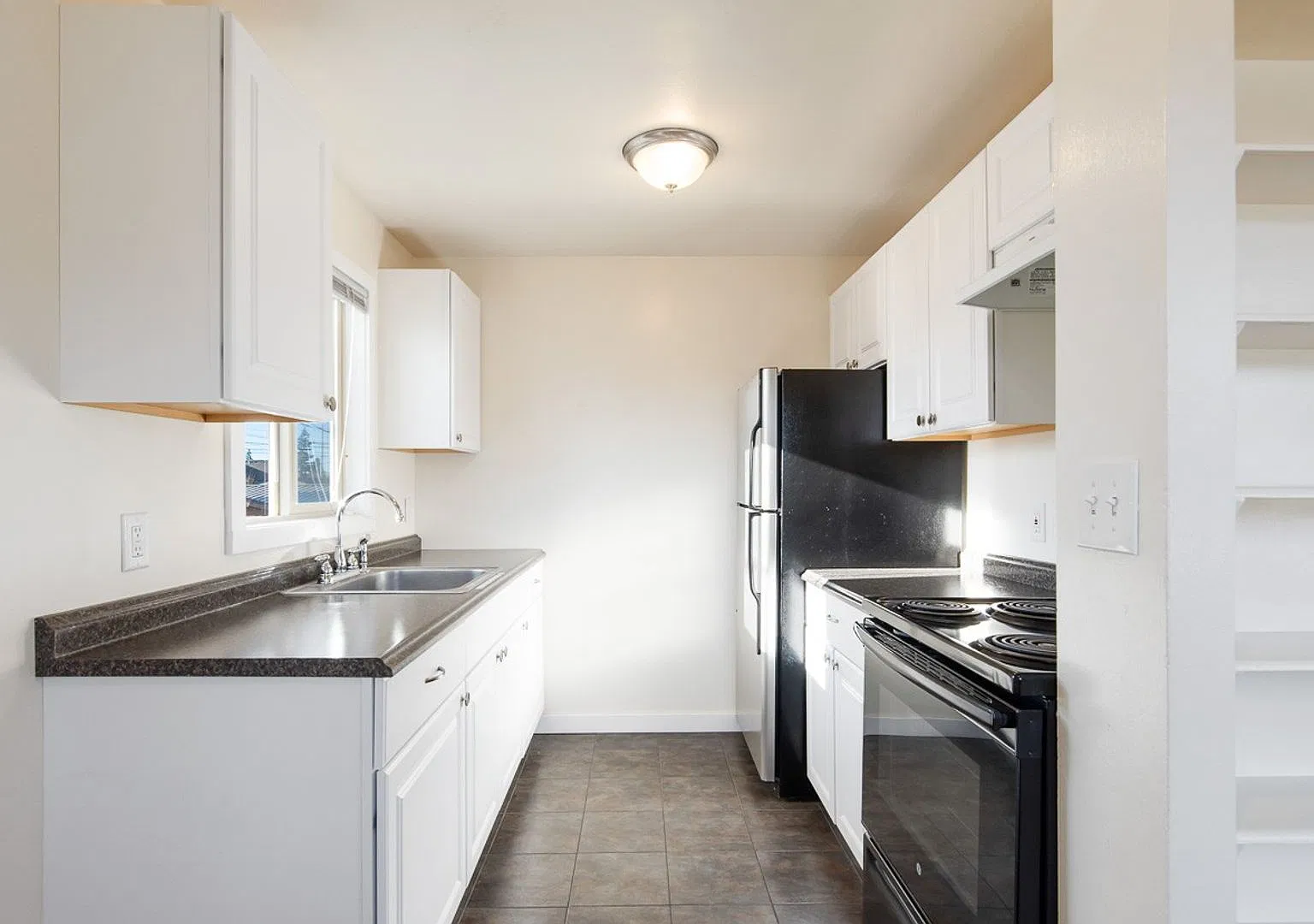 The Washington Manor Apartments — Photo 2