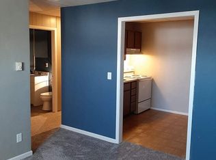 435 S Broadway St #B6, Little York, IL 61453