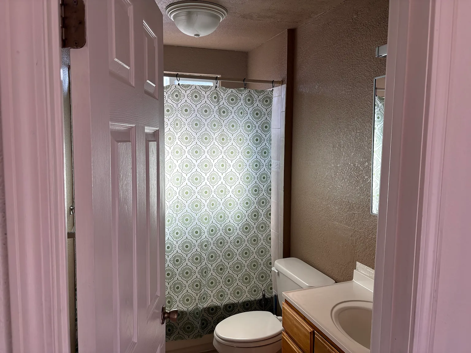 1 bed, 400 sqft, $1,200 — Photo 4