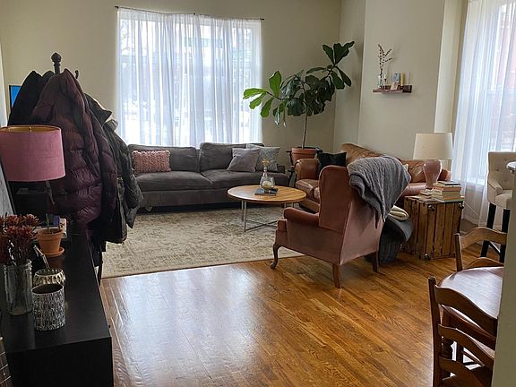 2nd image of 241 N Sacramento Blvd #2