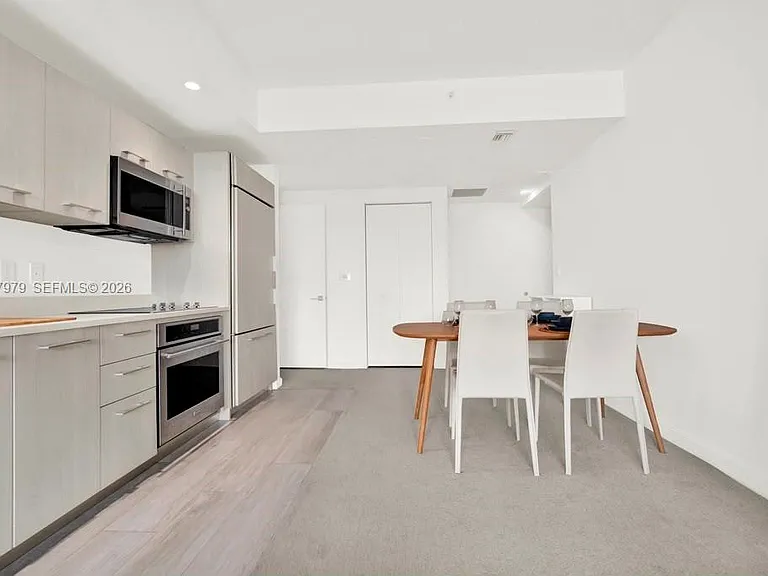 45 SW 9th St #1609 — Photo 11